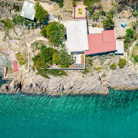 Villa Sortis And Boat Bosana