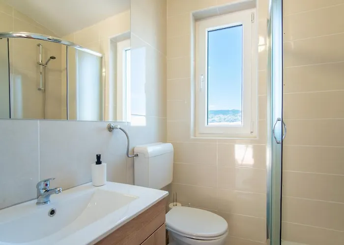 Sortis - For 2 Families And Pets