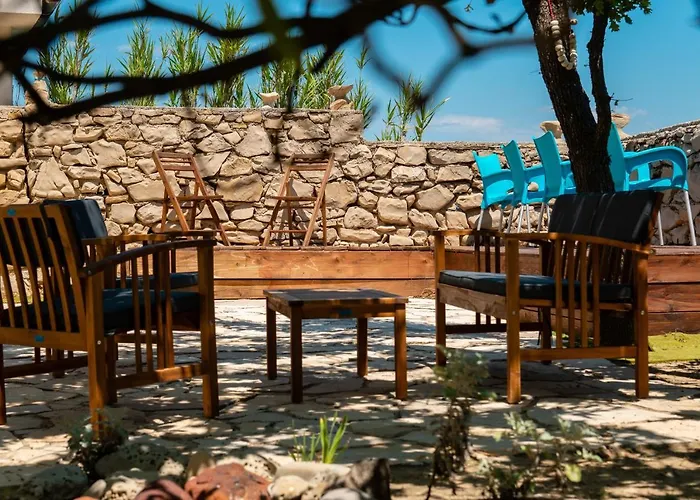 Sortis - For 2 Families And Pets