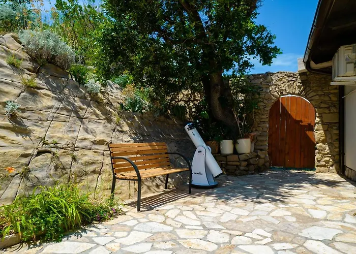 Sortis - For 2 Families And Pets