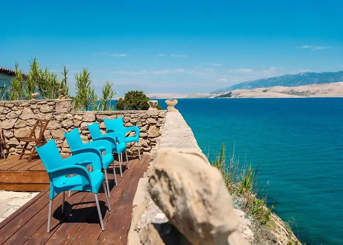 Sortis - For 2 Families And Pets Bosana