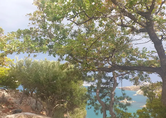 Sortis And Boat Bosana