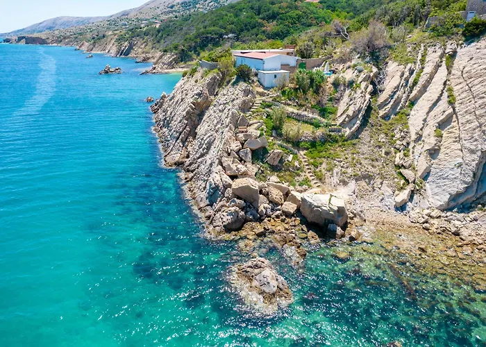 Sortis - For 2 Families And Pets