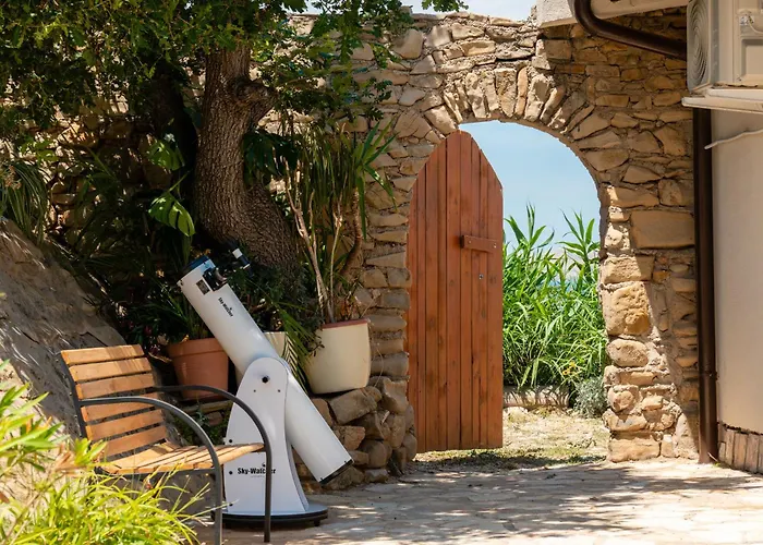 Villa Sortis And Boat Bosana